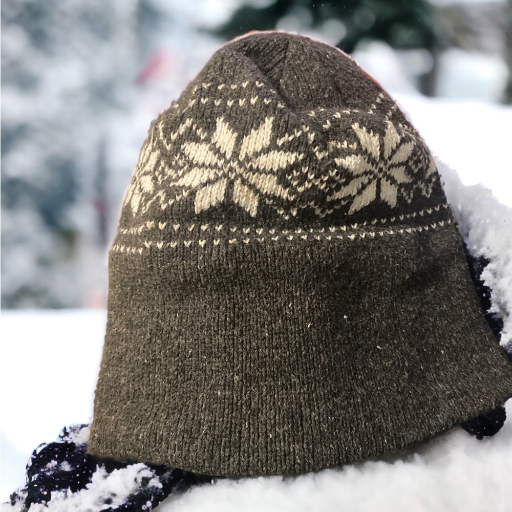 Snowflake Norwegan Knit Beanie Acrylic/Poly Sz M/L EUC